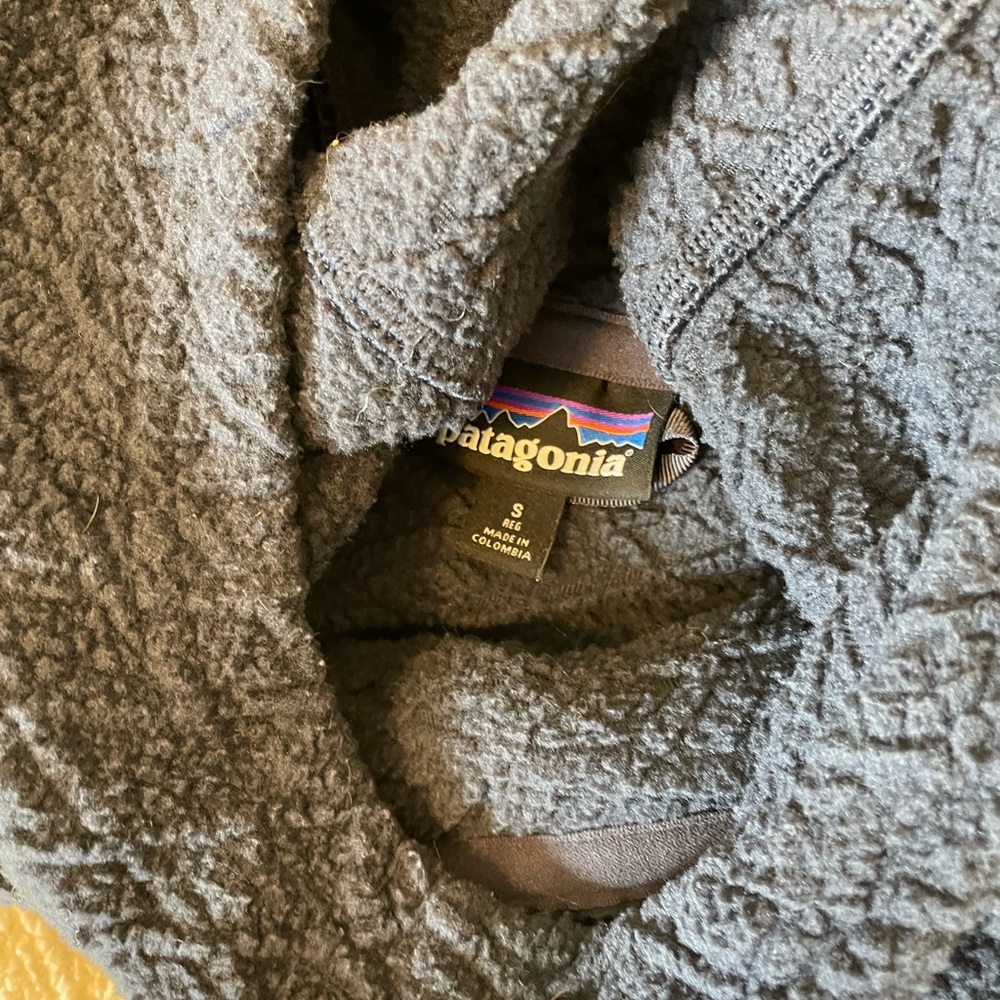 Patagonia Capra Hooded Fleece Pullovers - Picture 3 of 4